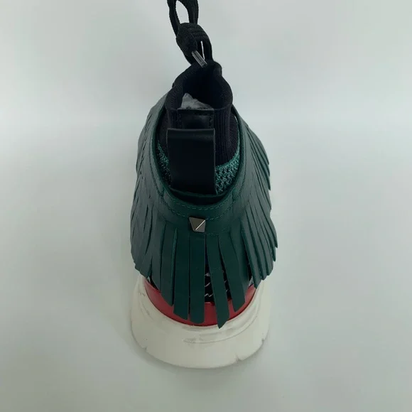 Unisex mid sneaker in emerald/black. Brand Valentino. Size 40 fits an 8.5. - Picture 5 of 7